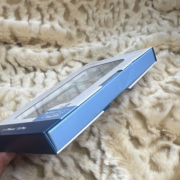 Insignia Glitter Silver Case for iPhone 15 Pro - Picture 3 of 7